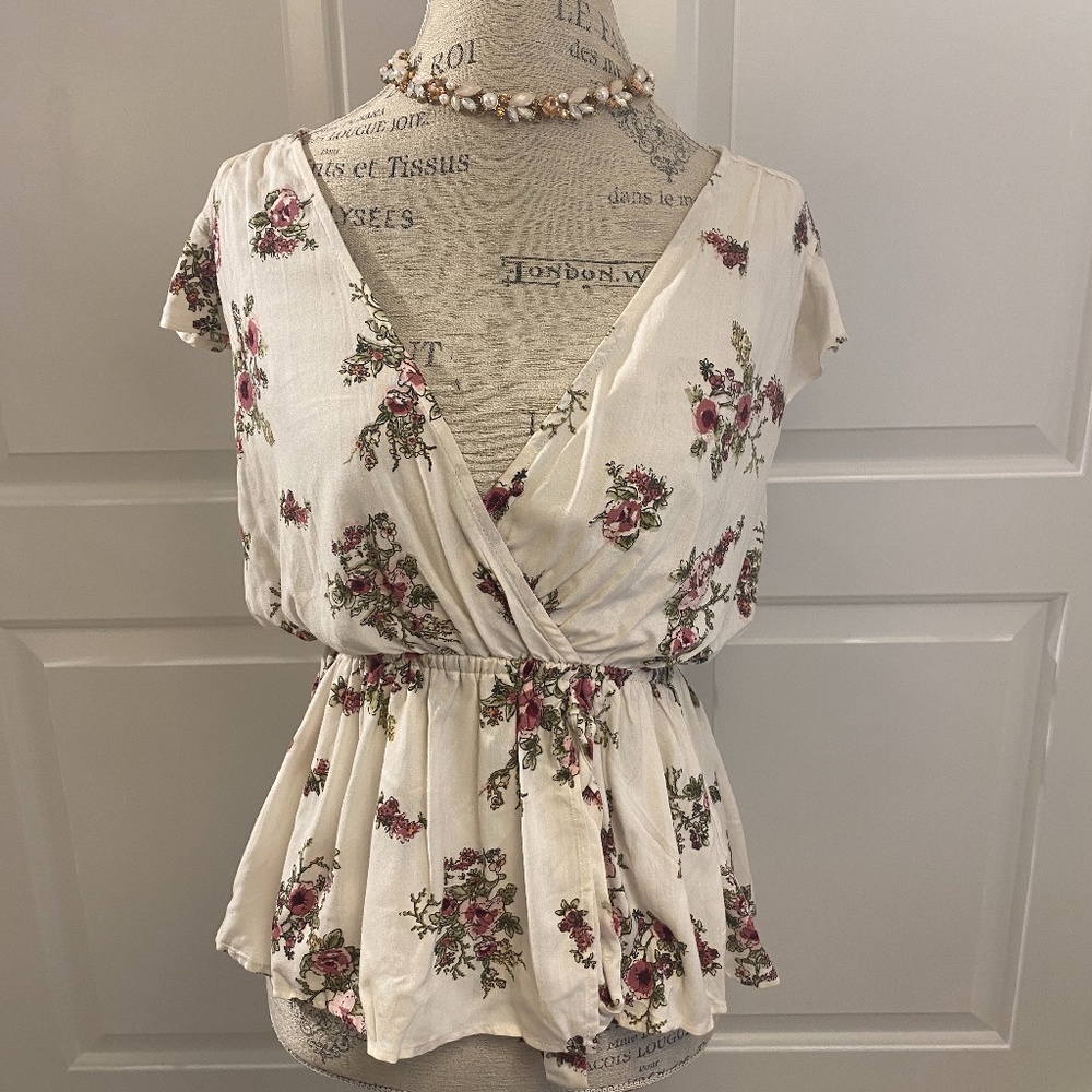 Angie Short Sleeve Floral Blouse